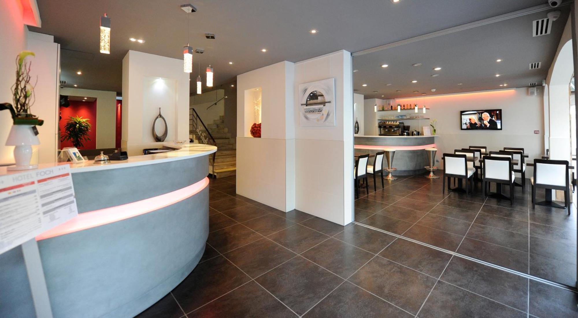 Hotel Foch Tarbes Exterior photo