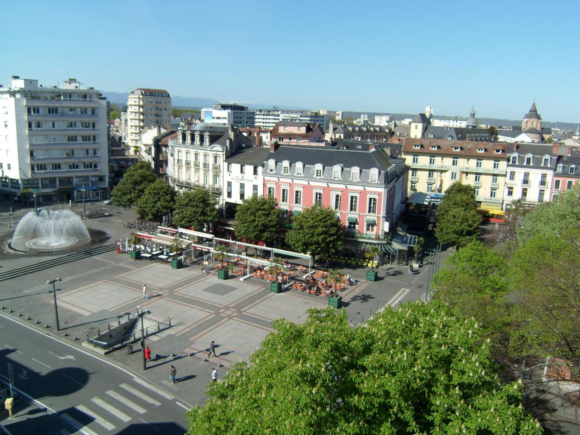 Hotel Foch Tarbes Exterior photo